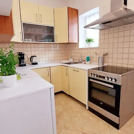 Happy Days Apartman Póla